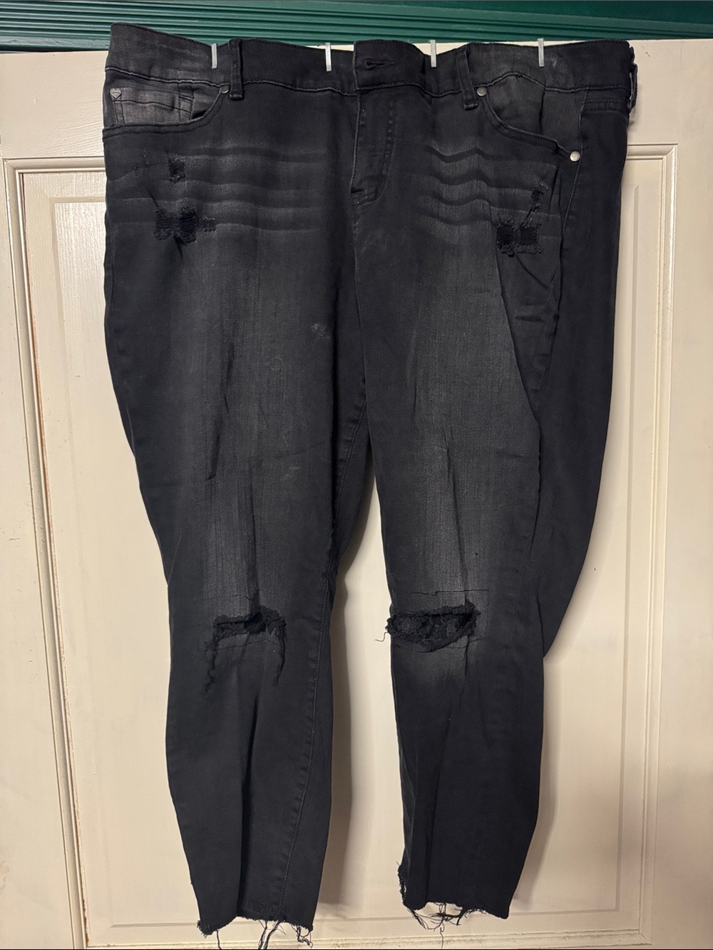 Women’s Black Distressed Slim Jeans